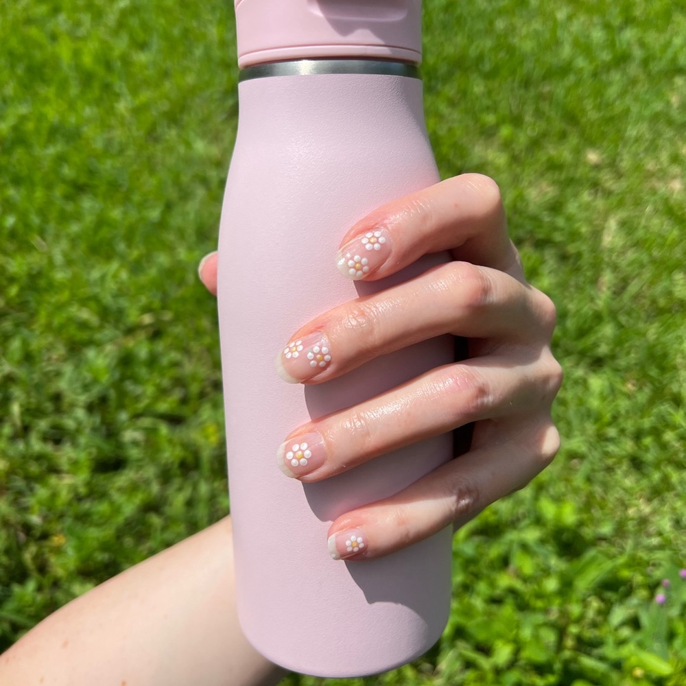 Cute- daisy- Korean style nail wrap